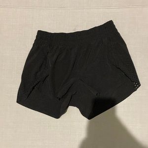 Woman’s athleta workout shorts (black)